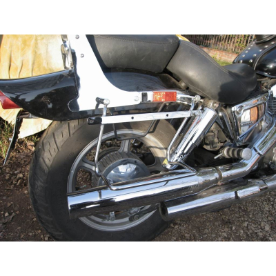 Honda VT 1100 Shadow Spirit (SC18) podpěry s podporou pod brašny