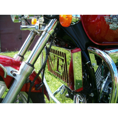 Honda VF 750 C Magna kryt chladiče