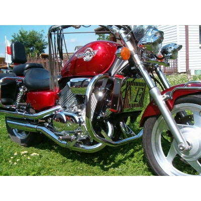 Honda VF 750 C Magna kryt chladiče