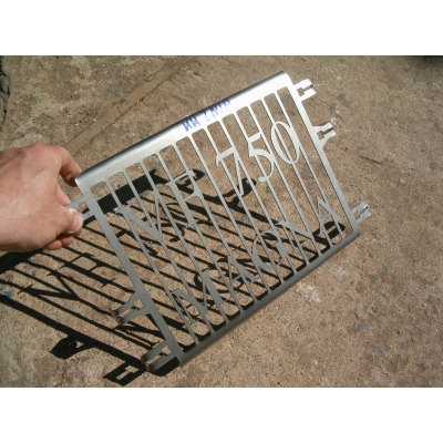 Honda VF 750 Super Magna kryt chladiče