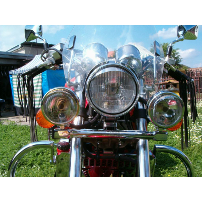 Honda VF 750 C Magna rampa světel