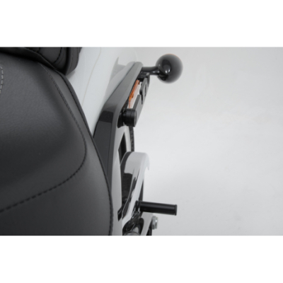 Harley-Davidson Softail Breakout / S (17-) - nosič levý SLH SW-Motech