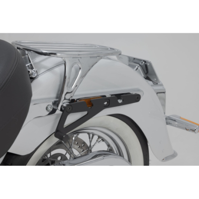 Harley-Davidson Softail Deluxe (17-) - boční nosič levý SLH  SW-Motech