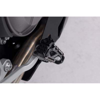 Aprilia Tuareg 660 (21-)-Rozšíření brzdového pedálu SW-Motech