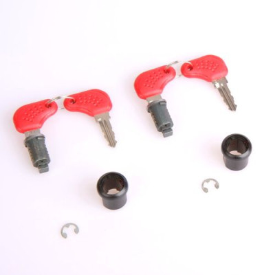 Z227A sada 2 zámků (nelze pro E 52 a V46) pro kufry GIVI, se stříbrnými klíči