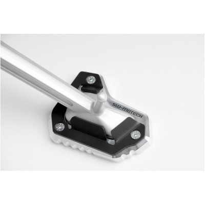 Boční stojan nohaAtraktivní rozšíření stojan je vyroben z vysokopevnostní hliníkové slitiny a CNC frézované.Větší kontaktní ploc