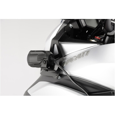 HAWK světlo hořeNavrženo pro Ducati Multistrada 1200 a Multistrada 1200 S (10-14)Chcete-li připojit na stávající montážní bodyBa