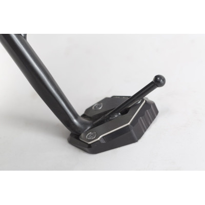 Tato strana stojí rozšíření nabízí velké kontaktní plochy ke zlepšení motocykl s parkováním stopu na drsné povrchy a měkkou půdu