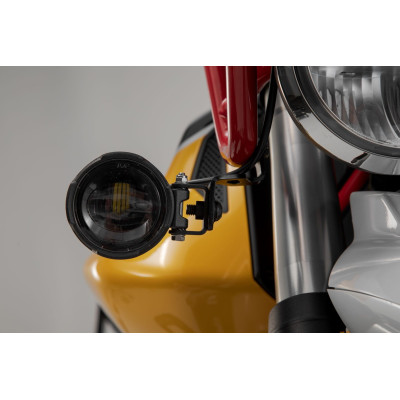 Lehký držákTyto držáky specifické pro jízdní kola poskytují optimální polohování světel EVO, protože jsou vyvíjeny výhradně pro 