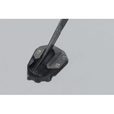 Prodloužení pro patku bočního stojanuToto rozšíření pro boční patku bylo speciálně vyvinuto pro boční stojan Harley-Davidson Pan