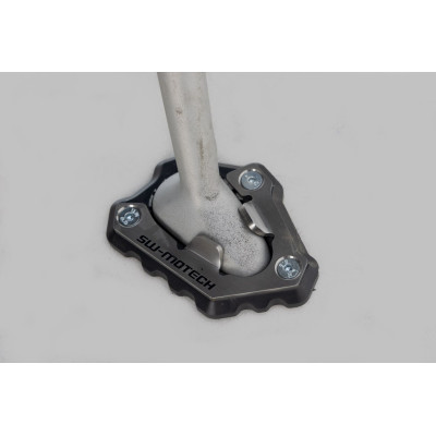 Prodloužení pro patku bočního stojanuToto rozšíření pro boční patku bylo speciálně vyvinuto pro boční stojan Triumph Speed Tripl