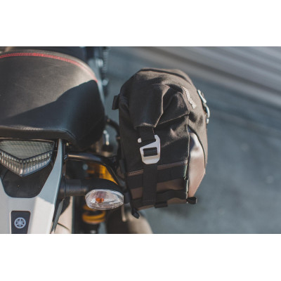 Systém SysBag WP M/STento systém obsahuje správné boční nosiče SLC, SysBag WP M a SysBag WP S pro Yamaha XJR 1300. Systém SysBag