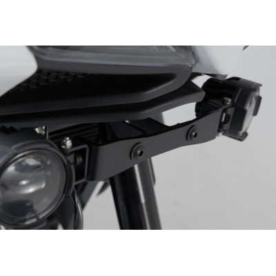 EVO Dálková světlaTato sada obsahuje všechny díly potřebné pro snadnou a bezpečnou montáž světel EVO na Moto Morini X-Cape 650.V