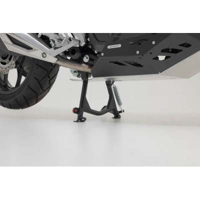 Středový stojan

Nezničitelná, ale lehká konstrukce z ocelových trubek nabízí nejlepší úhel a světlou výšku, usnadňuje zvedání