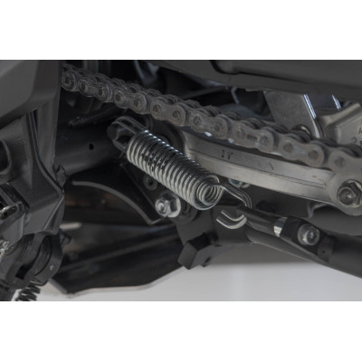 Středový stojan

Díky nové technologii lze nyní středový stojan Honda XL Transalp namontovat bez námahy: pružina se volně zahá