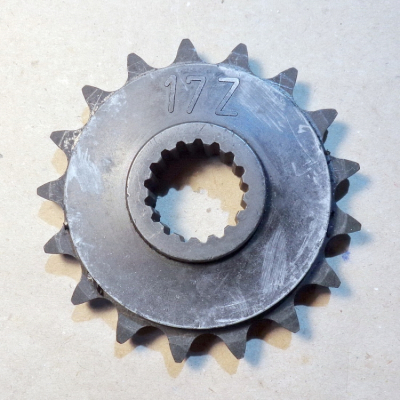 Ozubené kolečko 17 Zubů APRILIA CAPONORD/RSV 2/TUONO V2